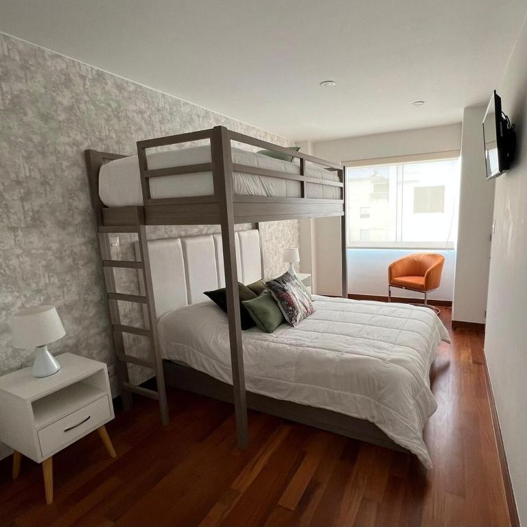 Walk to Larcomar Peaceful 7th Floor Flat AC - Apartamento - 2 niveles - 5