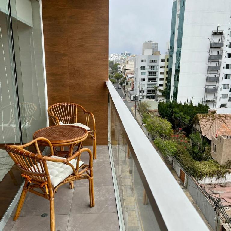 Walk to Larcomar Peaceful 7th Floor Flat AC - Apartamento - 2 niveles - 7
