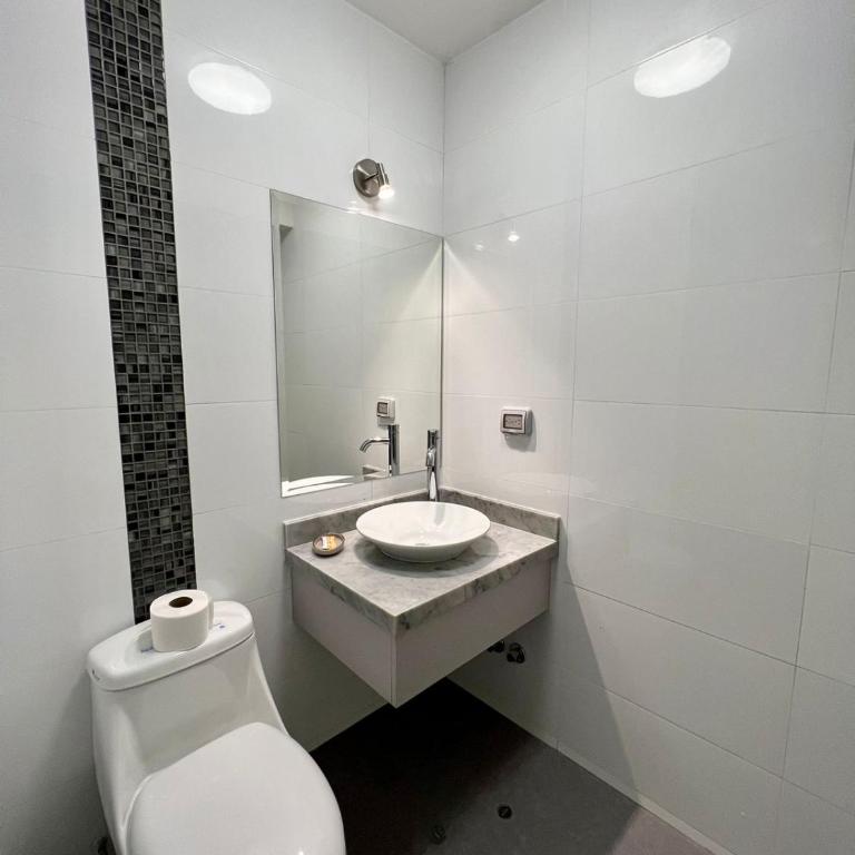 Walk to Larcomar Peaceful 7th Floor Flat AC - Apartamento - 2 niveles - 27