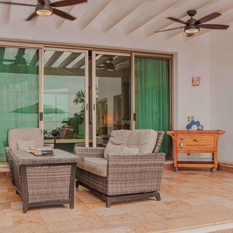 Heated Pool, Chef, Barman & Full Staff Sleeps 30 - Villa - 24