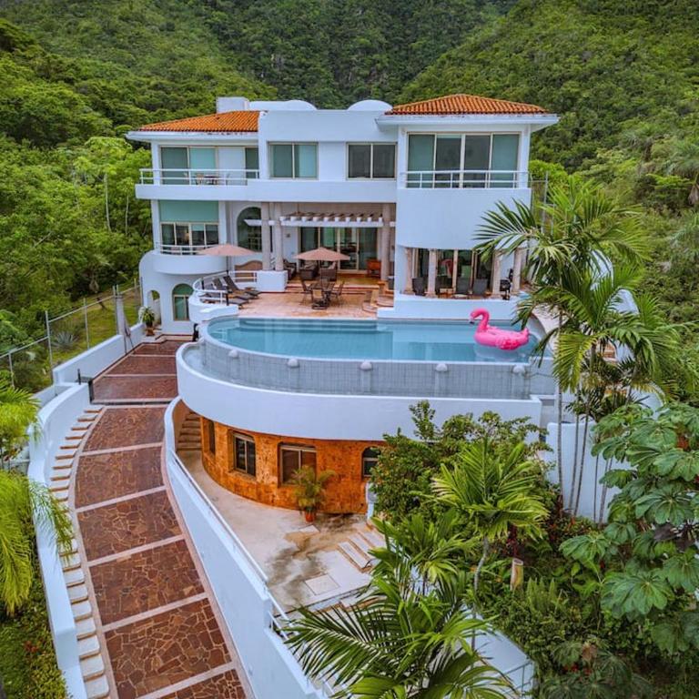 Heated Pool, Chef, Barman & Full Staff Sleeps 30 - Villa - 27