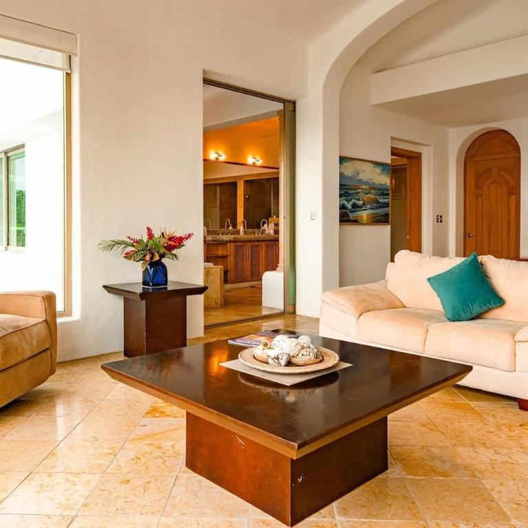Heated Pool, Chef, Barman & Full Staff Sleeps 30 - Villa - 33