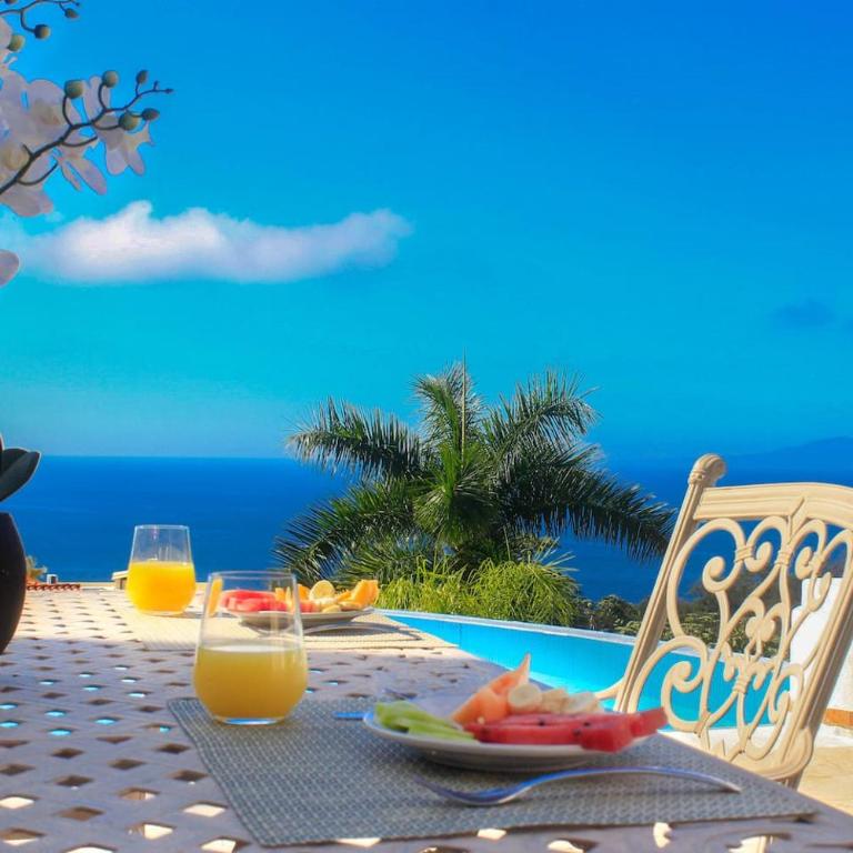 Heated Pool, Chef, Barman & Full Staff Sleeps 30 - Villa - 43