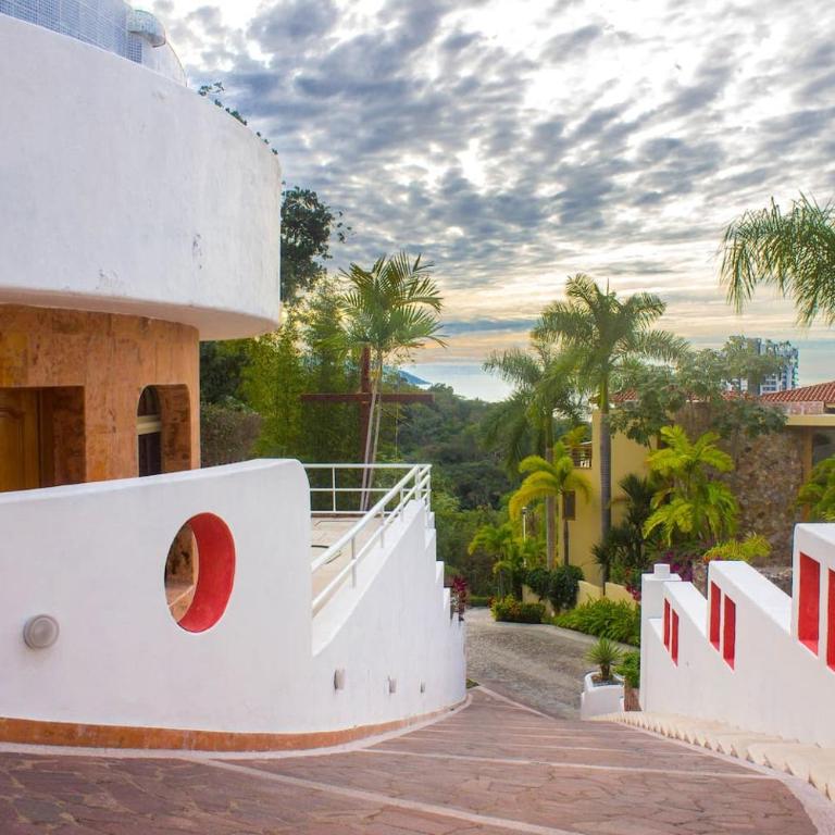 Heated Pool, Chef, Barman & Full Staff Sleeps 30 - Villa - 58