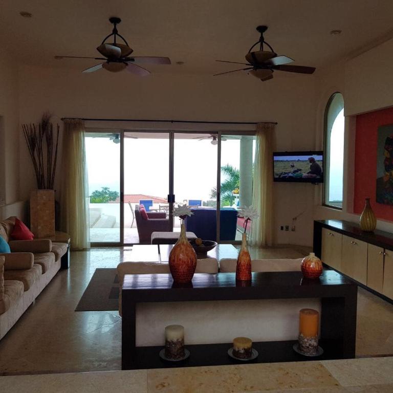 Heated Pool, Chef, Barman & Full Staff Sleeps 30 - Villa - 62