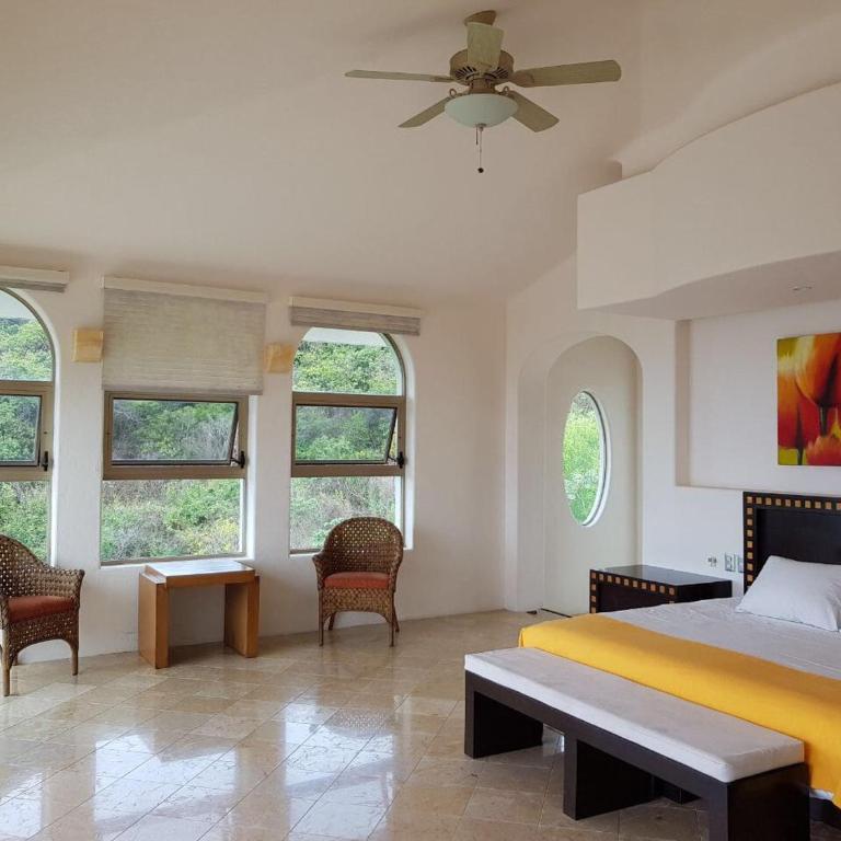 Heated Pool, Chef, Barman & Full Staff Sleeps 30 - Villa - 86