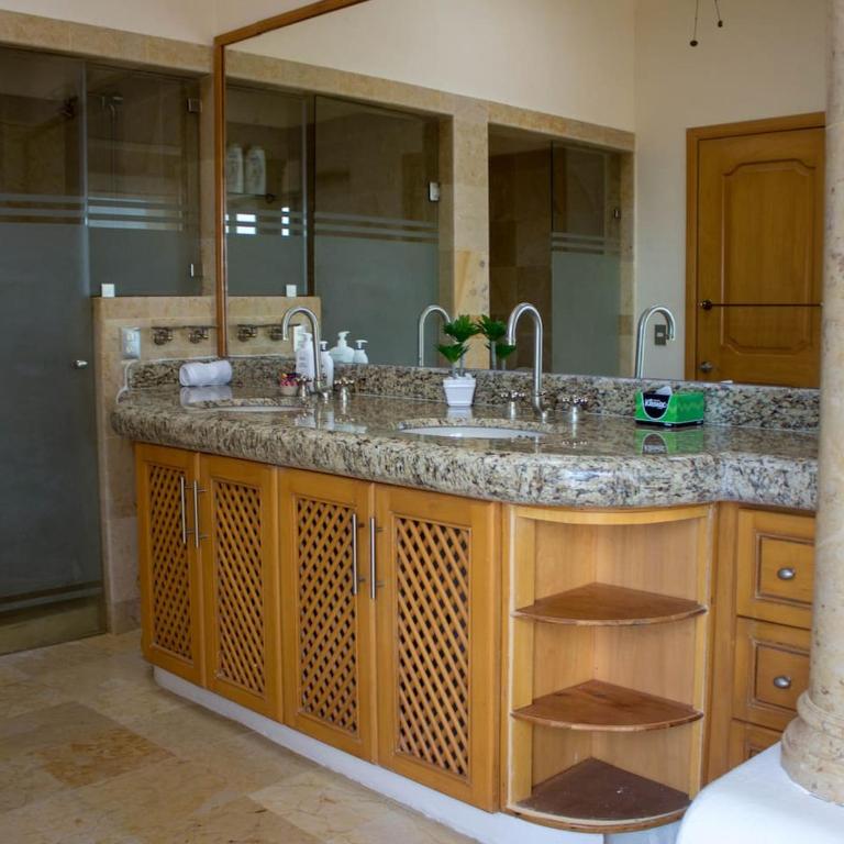 Heated Pool, Chef, Barman & Full Staff Sleeps 30 - Villa - 88