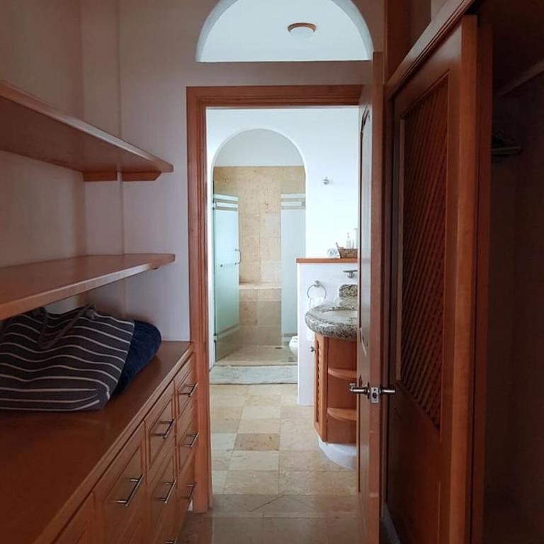 Heated Pool, Chef, Barman & Full Staff Sleeps 30 - Villa - 97