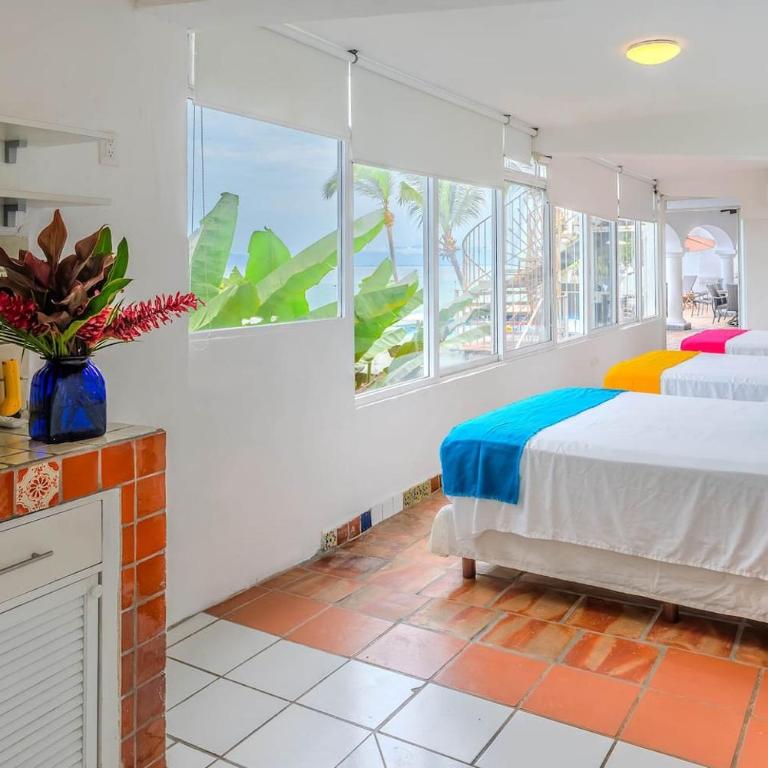 Oceanfront Hacienda w Private Heated Pool - Casa - 22