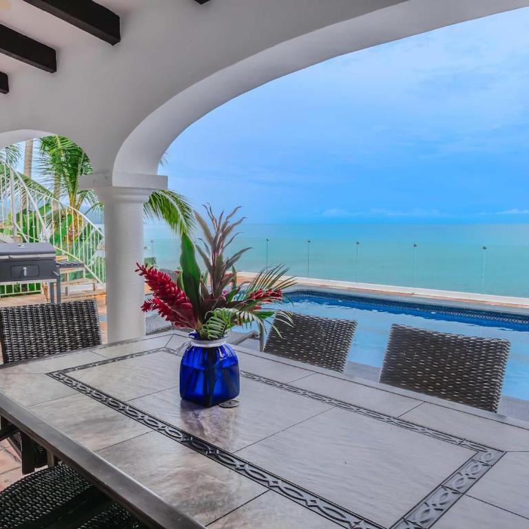 Oceanfront Hacienda w Private Heated Pool - Casa - 35