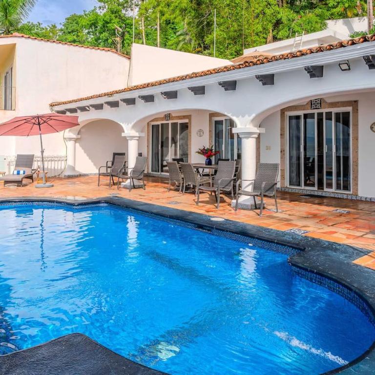 Oceanfront Villa Private Resort w Heated Pools - Villa - 1