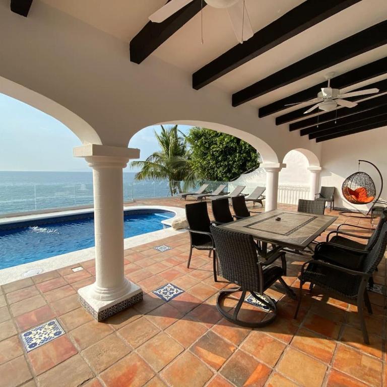 Oceanfront Villa Private Resort w Heated Pools - Villa - 38