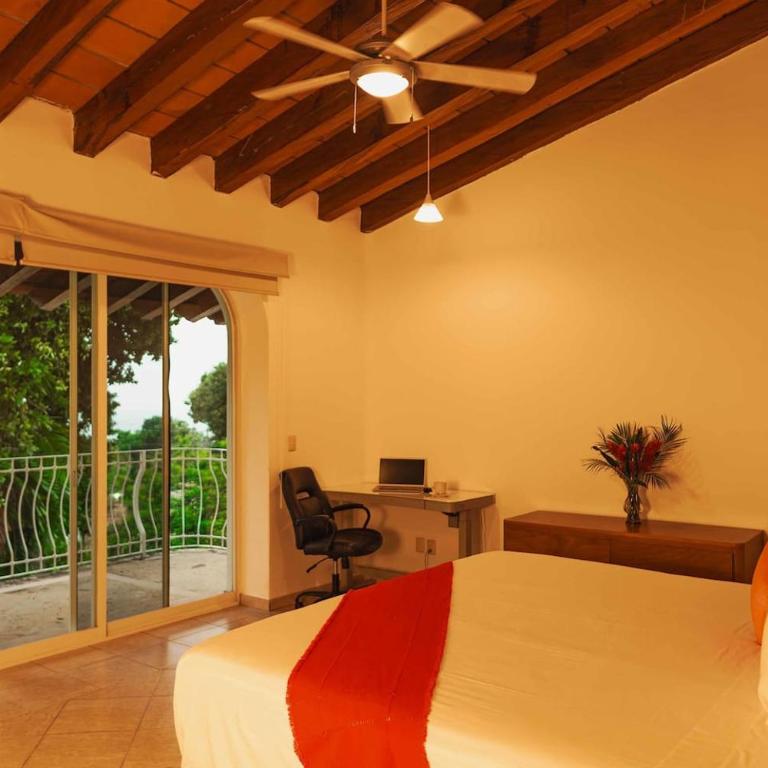 Villa w Heated Pool, Sleeps 30, Walk to Beach - Villa - 15