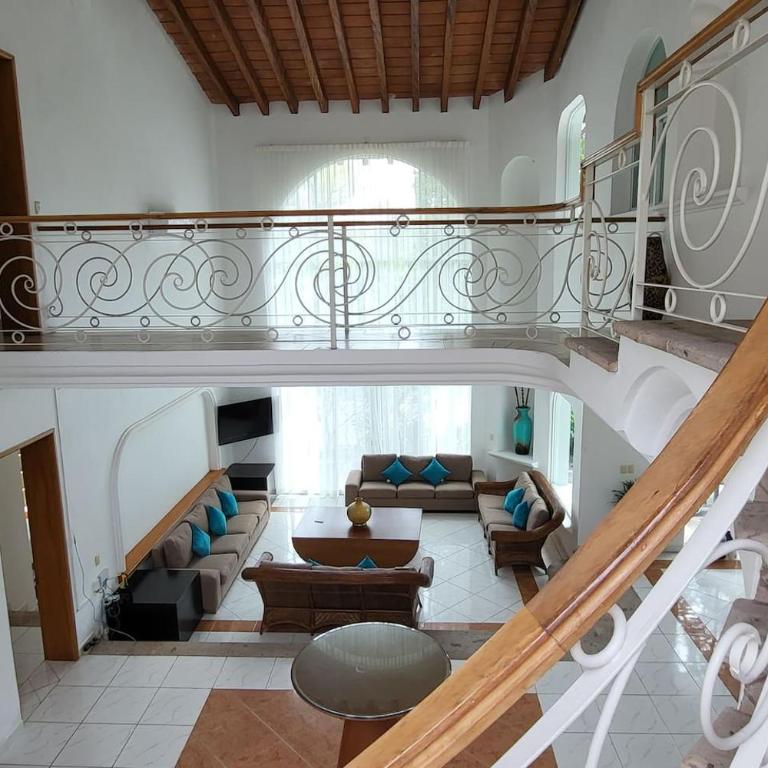 Villa w Heated Pool, Sleeps 30, Walk to Beach - Villa - 37