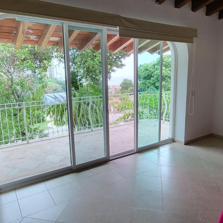 Villa w Heated Pool, Sleeps 30, Walk to Beach - Villa - 67
