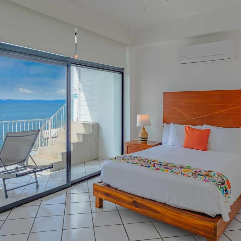 Del Mar PV Condo 4 Oceanfront 1BR, Huge Terrace - Apartamento - 1