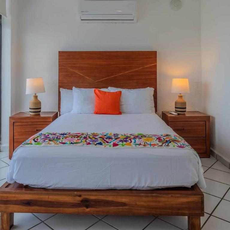Del Mar PV Condo 4 Oceanfront 1BR, Huge Terrace - Apartamento - 2