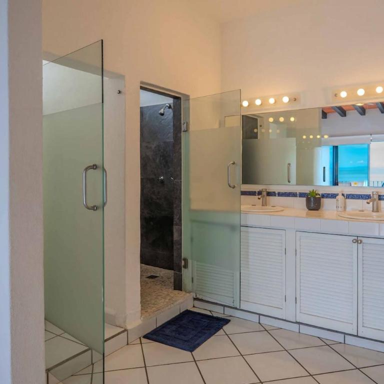 Del Mar PV Condo 2 Oceanfront 2BR, Pool & Slide - Apartamento - 15