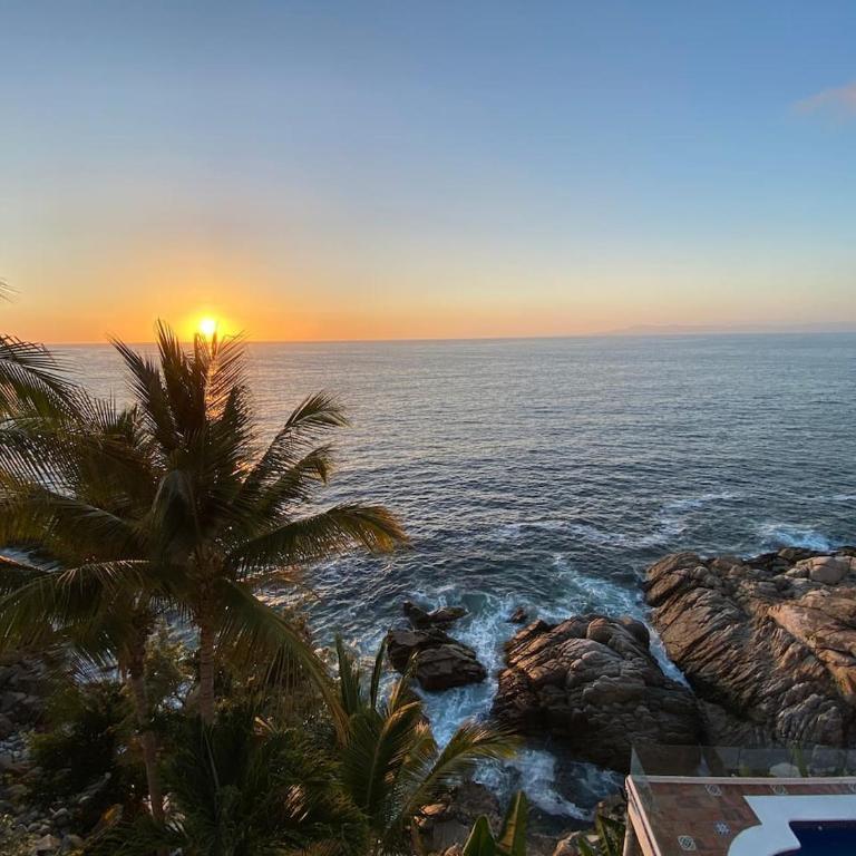 Del Mar PV Condo 2 Oceanfront 2BR, Pool & Slide - Apartamento - 55