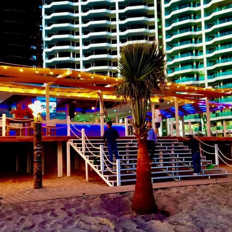 Crystal Blue Ocean Front Condo - Apartamento - 33