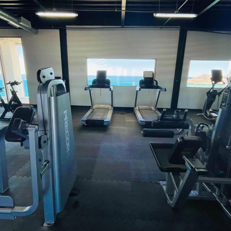 Crystal Blue Ocean Front Condo - Apartamento - 42
