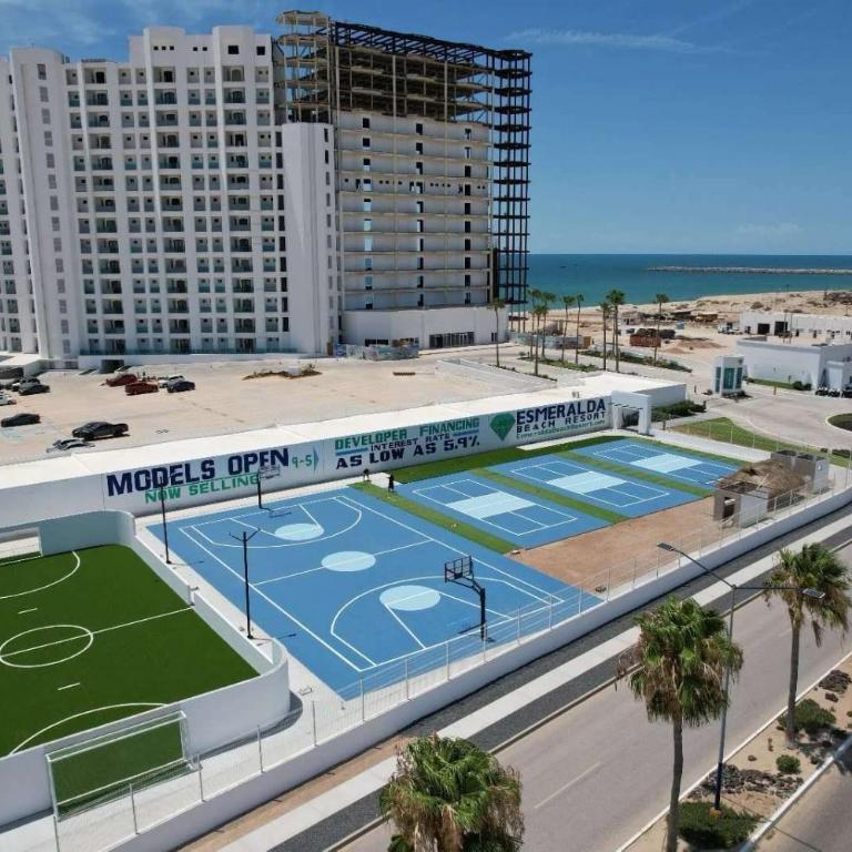 Crystal Blue Ocean Front Condo - Apartamento - 48