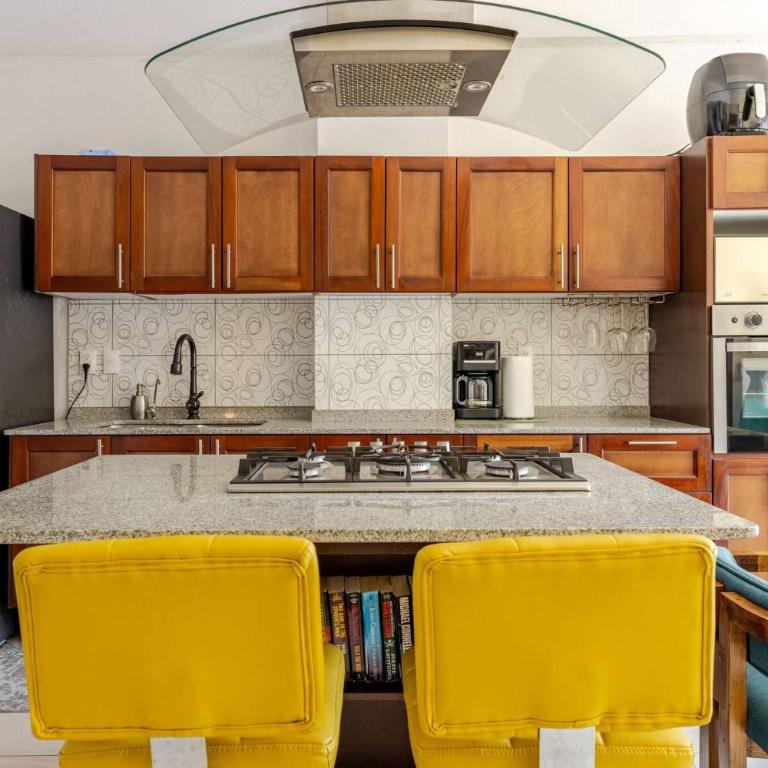 Beach Chic Condo in Hotel Zone - 700m to beach - Casa - 11