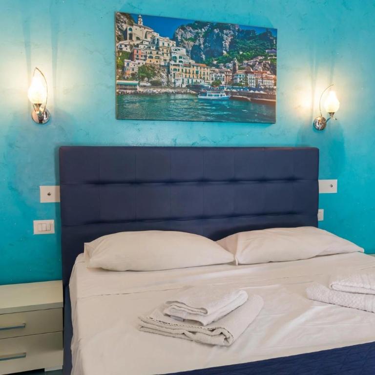 MergellinaResort - Superior King Room - 5