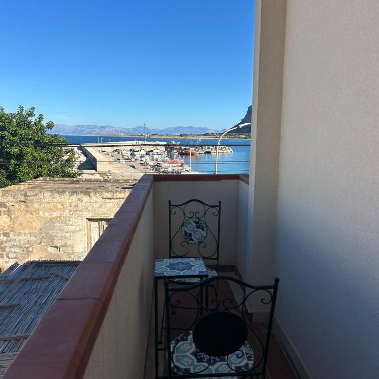 B&B Medusa - Camera Matrimoniale con Vista Mare - 5