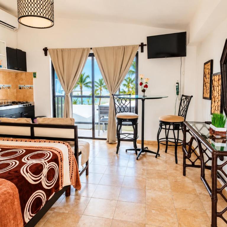 Casa Playa en Zona Hotelera de Cancún - Studio Apartment with Sea View - 24