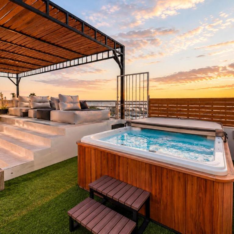 Central with Rooftop Pool by Porto Vacanze @ Laiva - Appartement - 2