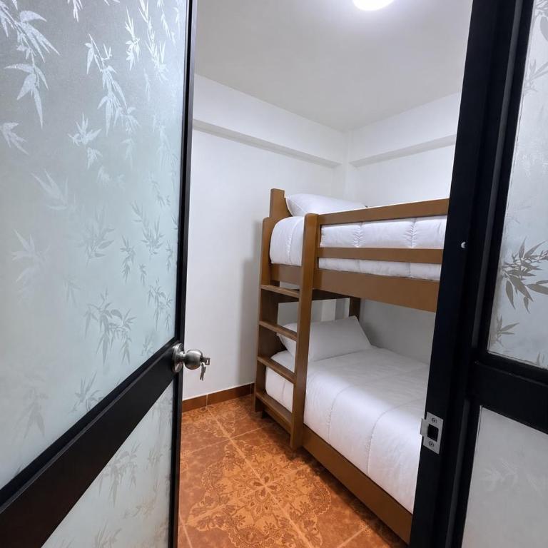 Desmont - One-Bedroom Apartment - 5