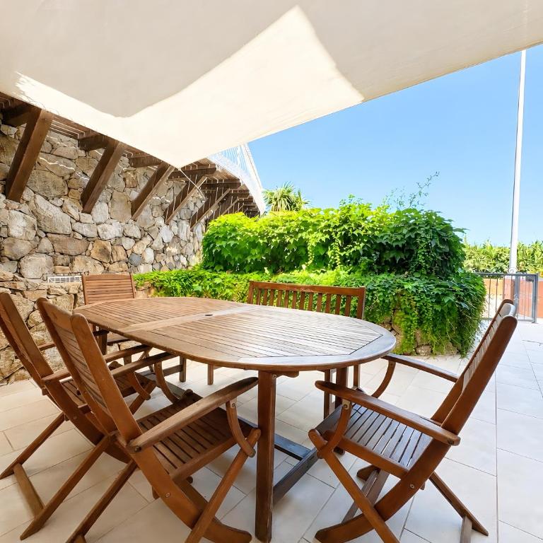 C 102 Puntavilla Mare - Appartamento Deluxe con 2 Camere da Letto e Vista Giardino - 7