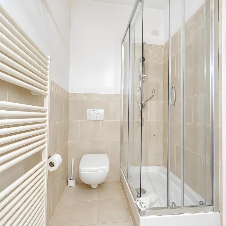 C 102 Puntavilla Mare - Appartamento Deluxe con 2 Camere da Letto e Vista Giardino - 16