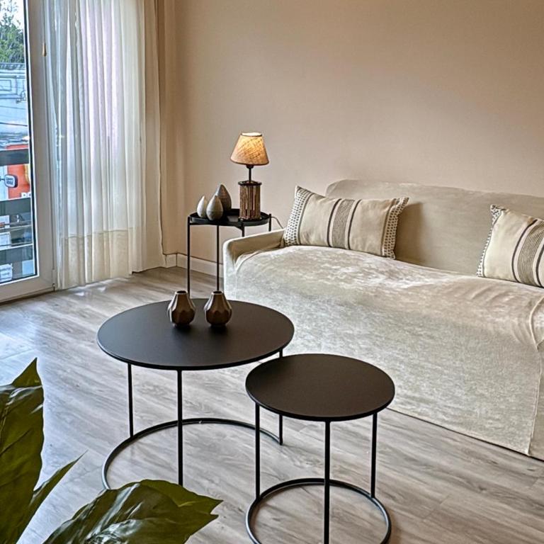 3 amb s/ Calle Guemes c/ cochera - Two-Bedroom Apartment - 13