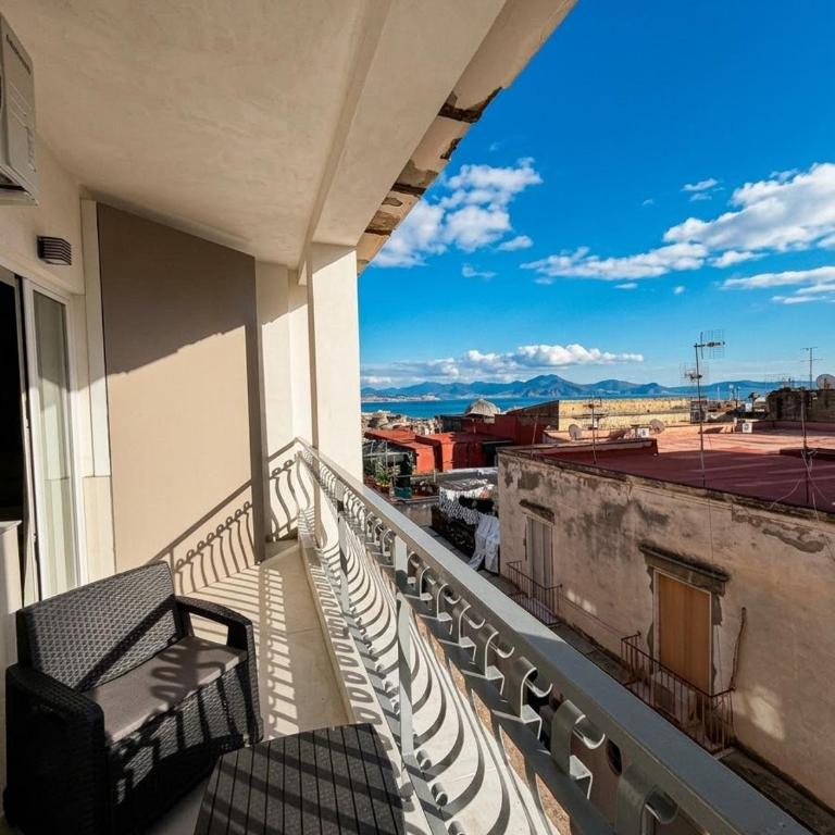 BOTTIGLIERI GIORDANO SUiTE CENTER - Camera Familiare con Vista Mare - 11