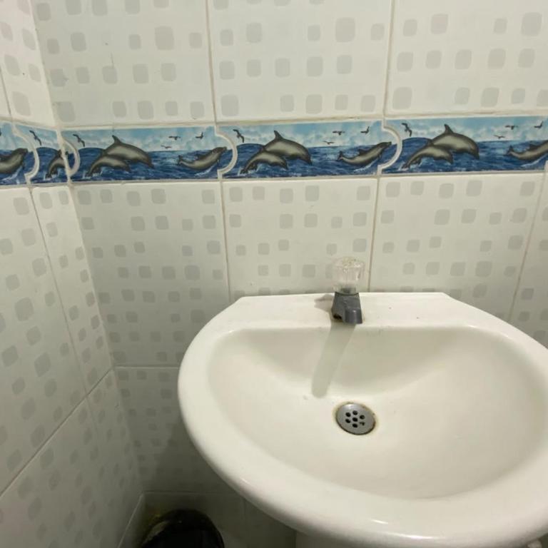Casa Delis Hostal Santa Marta - Double Room with Private Bathroom - 1