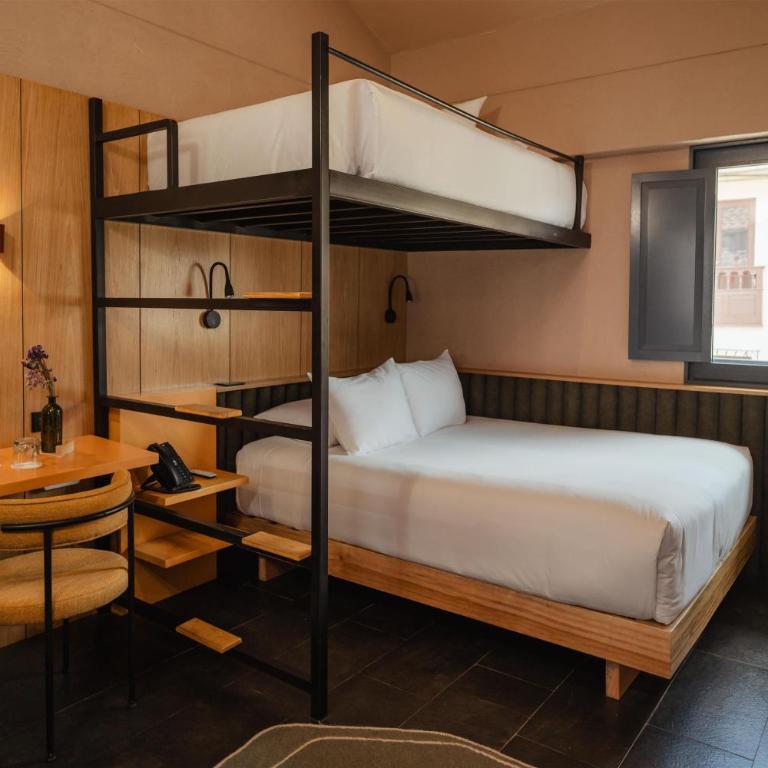 Motto By Hilton Cusco - Room with Bunk Beds-One Twin Bed over One Queen Bed - 2