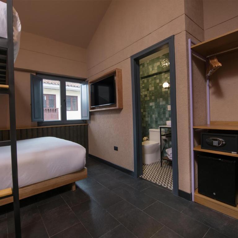 Motto By Hilton Cusco - Room with Bunk Beds-One Twin Bed over One Queen Bed - 6