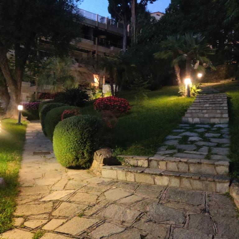 Studio Residence Castle Devachan - One-Bedroom Apartment with Pool View - 30