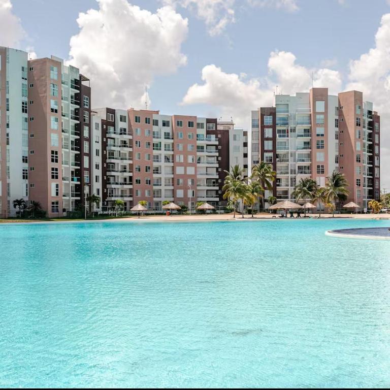 departamento con laguna artificial - Two-Bedroom Apartment - 78