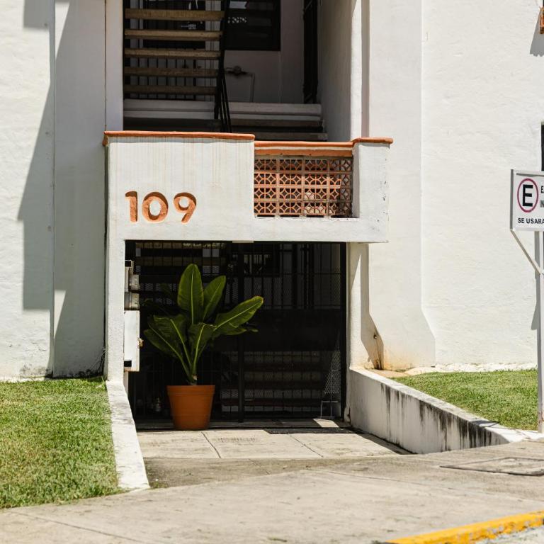 Departamentos en barrio tradicional cercanos a la playa - Two-Room Apartment - 11