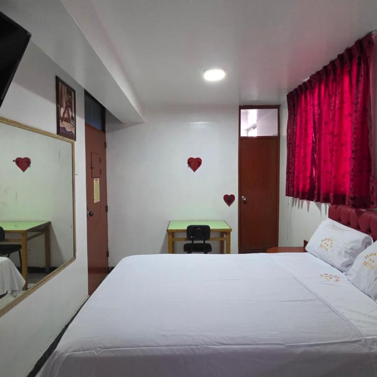 Hostal Reyna - Habitación Doble con baño privado - 2 camas - 7
