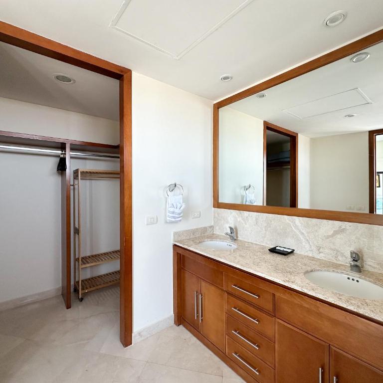 Stunning 2BR Beachfront Condo #1003 - Apartamento - 22