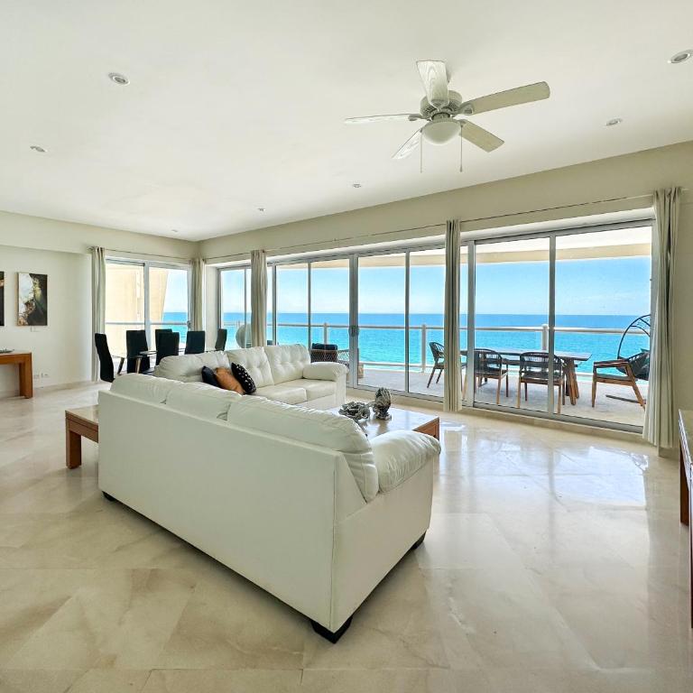 Stunning 2BR Beachfront Condo #1003 - Apartamento - 3