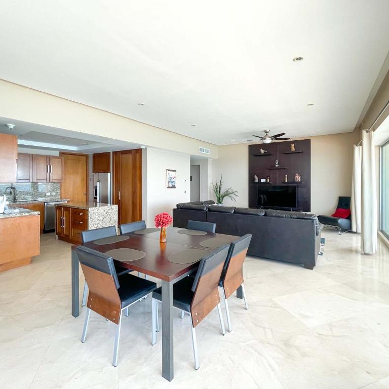 Oceanfront 2BR Condo with Sea Views #1101 - Apartamento - 7