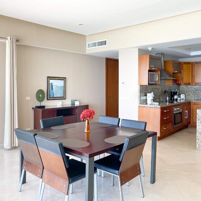 Oceanfront 2BR Condo with Sea Views #1101 - Apartamento - 11