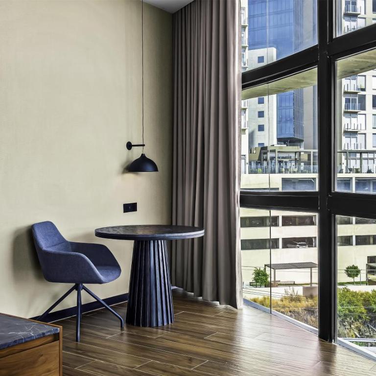 Hilton Queretaro - Junior King Suite with Seating Area - 3