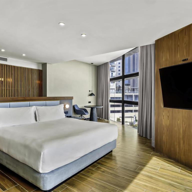 Hilton Queretaro - Junior King Suite with Seating Area - 6