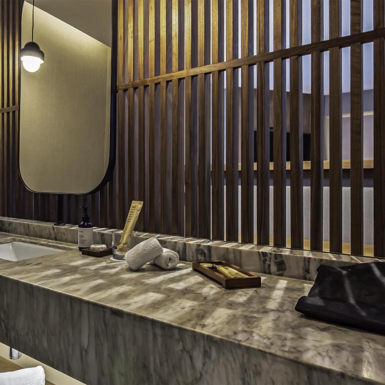 Hilton Queretaro - King Room - 13